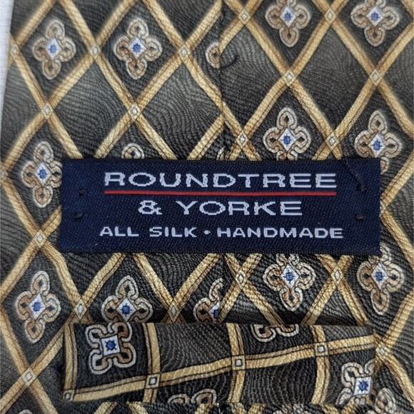 Roundtree & Yorke 100% Silk Green Gold Geometric Floral Necktie Handmade In USA - Picture 2 of 8